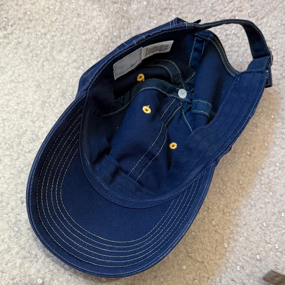 3 Caps - Picture 3 of 7